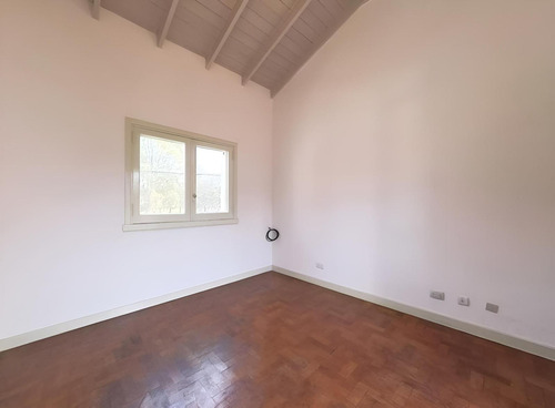 Casa En Venta De 3 Dormitorios - Garage - Jardin - En Barrio Parque Cornelio Saavedra