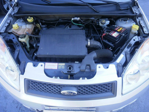 Ford Fiesta Sedan 1.6 Flex - 2008