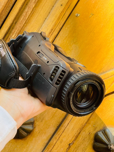 Canon Videocámara Vixia Gx10 Uhd 4k Con Sensor Cmos (Usado)
