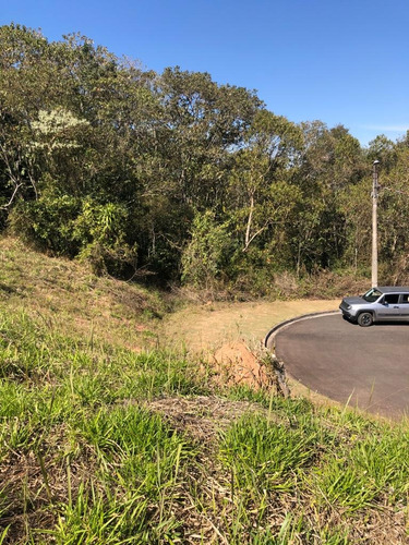 Terreno Espetacular Em Condomínio Em Jarinu.