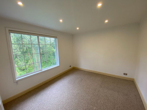 Casa De 3 Pisos De 350 M2, 6d 4b, Altos Del Cruces, Valdivia