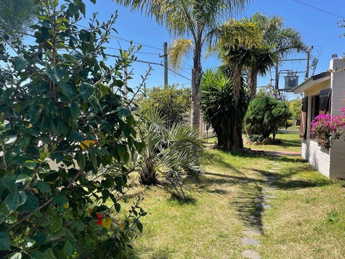Casa En La Playa 7 Personas, Piscina Climatizada, Jacuzzi X 6 Personas Con Hidromasaje, Pool Profesional, Ping Pong, Barbacoa, 3 Dormitorios, 2 Baños, Cochera 2 Autos, Wifi.
