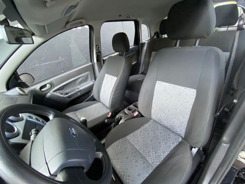 Imagem 5 de 10 de Ford Fiesta Se 1.0