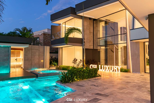 Cgi+ Luxury Lecheria Vende Espectacular Casa En La Urb. Las Villas