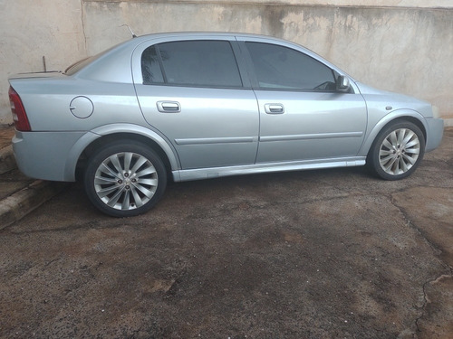 Imagem 4 de 11 de Chevrolet Astra Sedan Gm/sedan Advantage