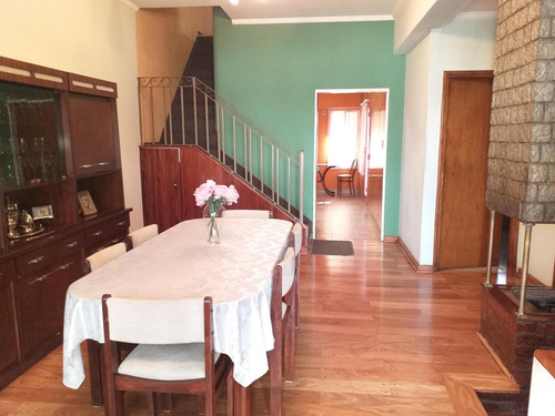 Venta De Chalet 4 Ambientes