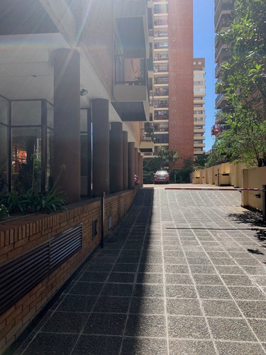 Departamento Semipiso Con Cochera Y Dependencia En Venta Ubicado En Acassuso,
