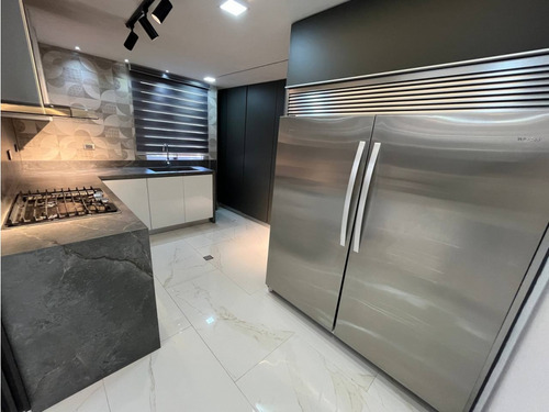 Apartamento En Venta, Res. Jade, Urb. La Soledad.
