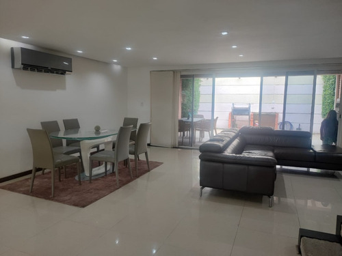 Townhouse En Venta 250m2 En Urb. Hatillo Tepuy La Unión El Hatillo