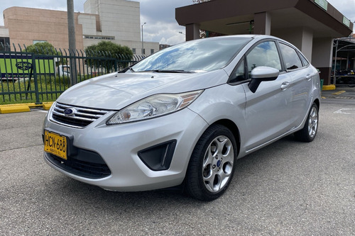 Ford Fiesta 1.6 Sportback Automática