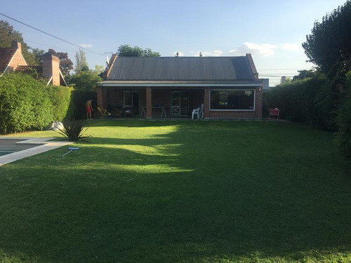 Casa En Venta En 27/422 Y 426 Villa Elisa - Alberto Dacal Propiedades