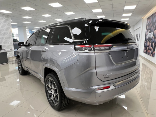 Imagen 4 de 13 de Jeep Commander Overland Td380 0km Sport Cars
