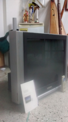 Imagen 5 de 7 de Hyundai. 29 Televisor A Color Super Plano. Modelo Hf-2910.