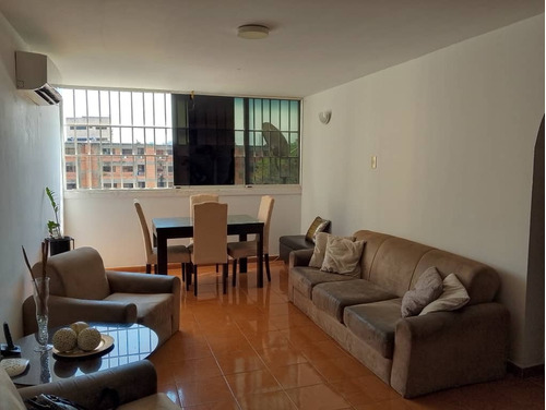 Apartamento En Los Guayabitos, Res. Camino Real - Naguanagua