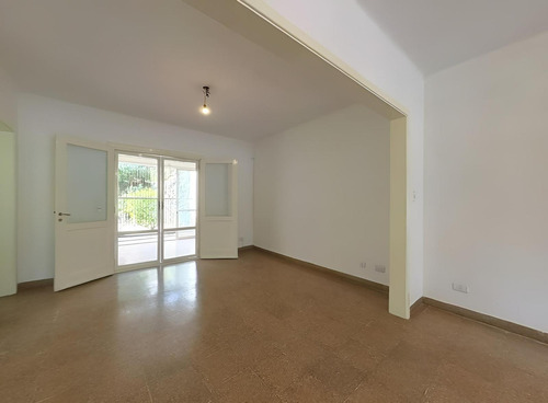 Casa En Venta De 3 Dormitorios - Garage - Jardin - En Barrio Parque Cornelio Saavedra