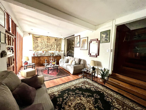 Casa En Venta De 5 Dorm. En Las Condes