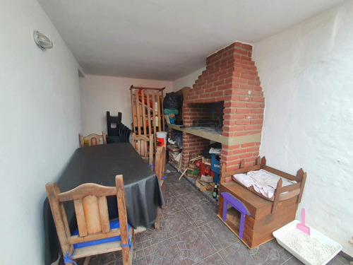 Imagen 10 de 12 de General.bustos - Tantingasta 500 - Venta Casa 3 Dorm Reciclada