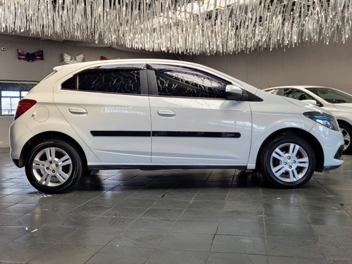 Chevrolet Onix 1.4 MPFI LT 8V FLEX 4P MANUAL
