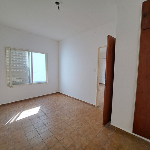 Venta Ph 2amb Con 2 Patios, Sin Expensas, Flores