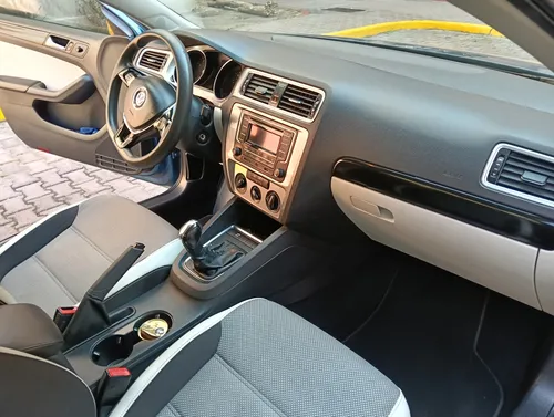 Volkswagen Jetta 2.0 Live At