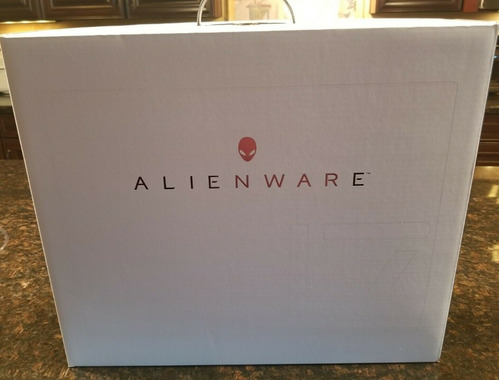 Imagen 1 de 3 de Alienware 17 R5 Core I9 Con+8,5,5,3,8,8,9,2,9,7,2,8 32gbram