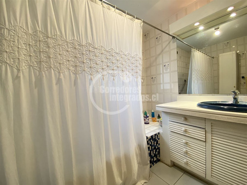 Casa En Venta De 7 Dorm. En Vitacura Santa María.san Benito.