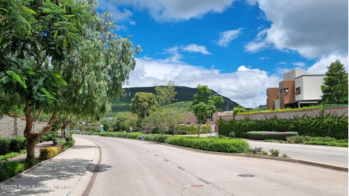 Terreno Premium Con Vistas A Áreas Verdes Altozano Querétaro