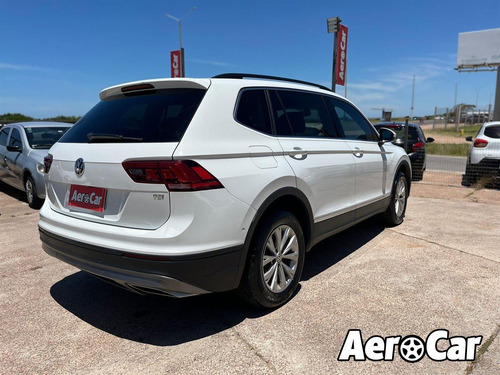 Volkswagen Tiguan -