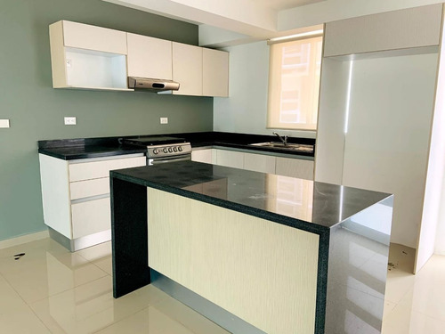 Imagen 1 de 17 de Departamento En Excelente Ubicación, Zona Residencial De Can