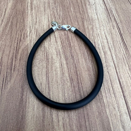 Imagen 4 de 9 de Pulsera De Caucho Y Plata Ley .925 Hombre Agálea