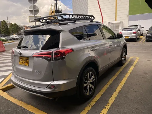 Toyota RAV4 2.5 Xroad