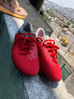 total 90 nike rojos