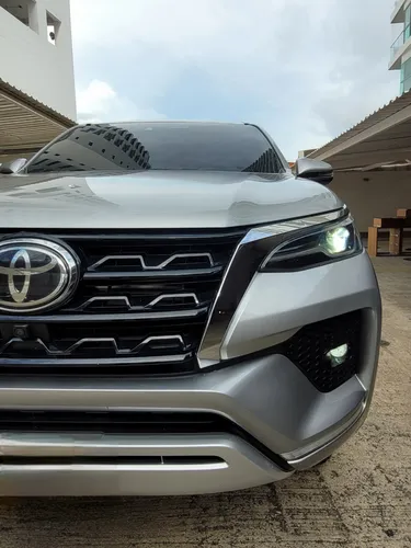 Toyota Fortuner 2,4l Srv Diesel 2023 4x2 At