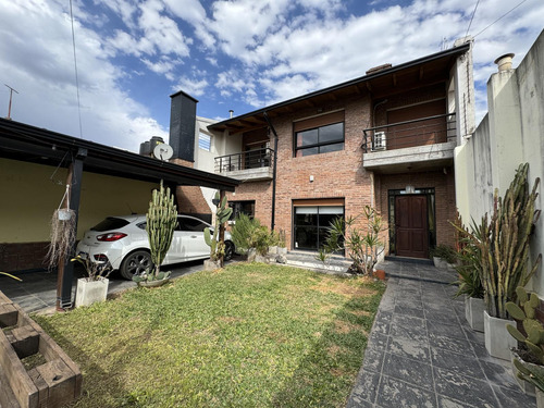 Casa En Venta En Zona Sur 3 Dormitorios