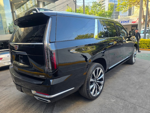 Cadillac Escalade ESV 6.2 Premium Luxury