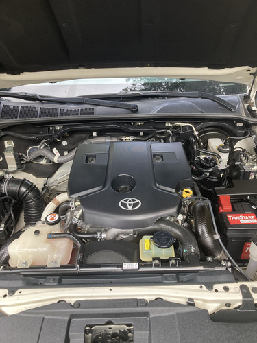 Toyota Hilux 2.8 Tdi Cabina Doble At