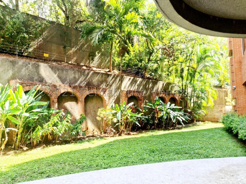 Se Vende Bello Apartamento En Altamira Mls-24-25203