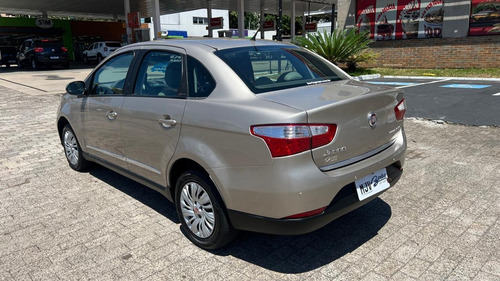 Fiat Grand Siena 1.6 16v Essence Flex Dualogic 4p