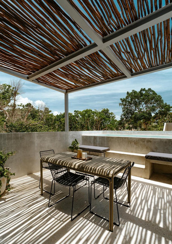 Casa En Venta De 3 Recàmaras Con Lock Off En Tulum (1087)
