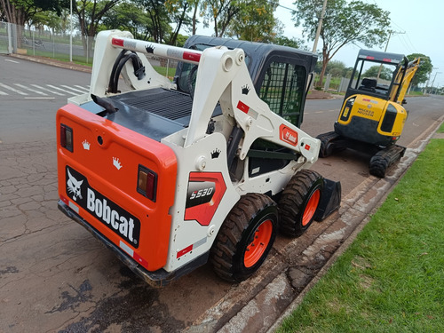 Mini-carregadeira Bobcat S530 Ref.242888
