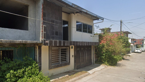 Sk09 Remate Bancario Casa En Hernández 7, Gómez, Uruapan
