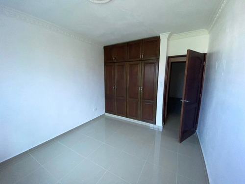 Imagen 16 de 30 de Vendo Apartamento 3er Nivel San Isidro