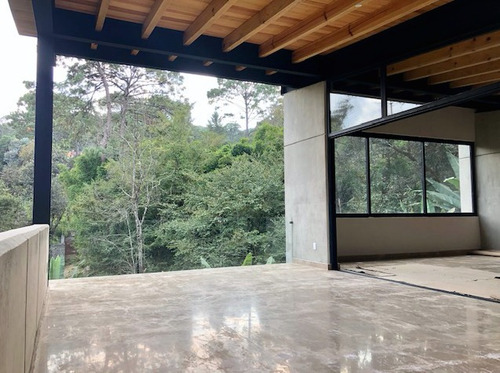 Imagen 3 de 20 de Casa En Venta Valle De Bravo Avandaro Con Bosque Y Rio