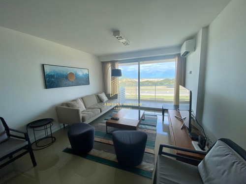 Apartamento En Playa Brava Cómodo Y Luminoso - Hermosa Vista Al Mar