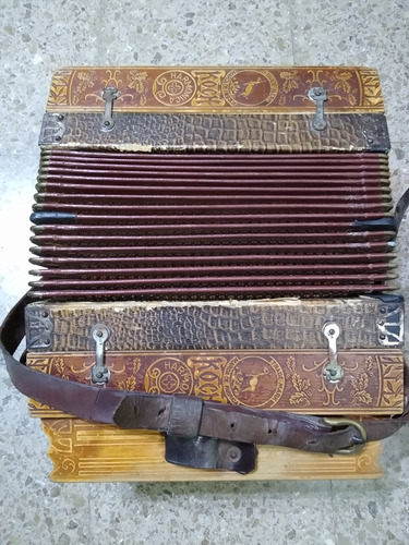 Instrumento Musical Antiguo (verdulera)