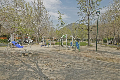 Casa En Venta De 7 Dorm. En Lo Barnechea