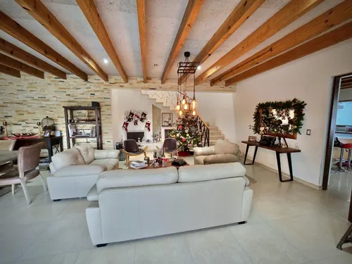 Hermosa Residencia Estilo Mexicano En Privada En Ahuatlán