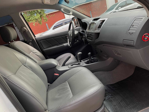 Toyota Hilux 3.0 Cd Srv Cuero 171cv 4x4 5at 2014