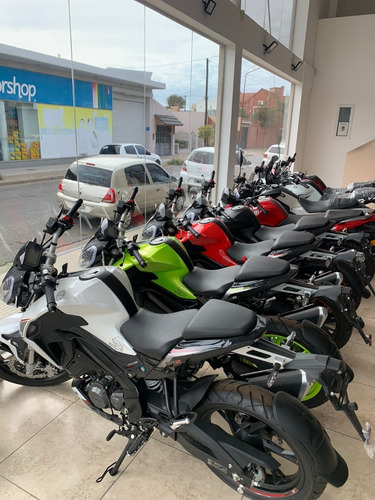 Imagen 9 de 15 de Benelli 180 S