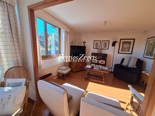 Casa Venta 4 Dormitorios, San Carlos De Apoquindo,las Condes